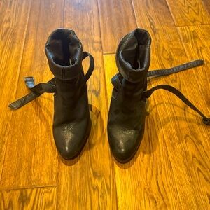 Joie ankle high boots